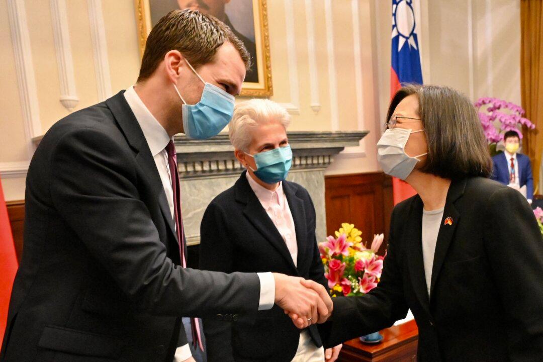 German, Lithuania Delegations Visit Taiwan to Discuss Defense as Beijing Threat Builds