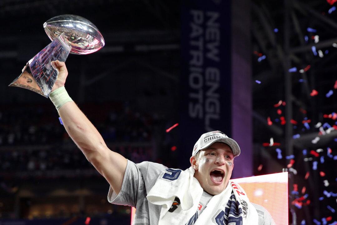 Gronkowski Predicts Buffalo’s Season of Strife Ending in Super Bowl Glory
