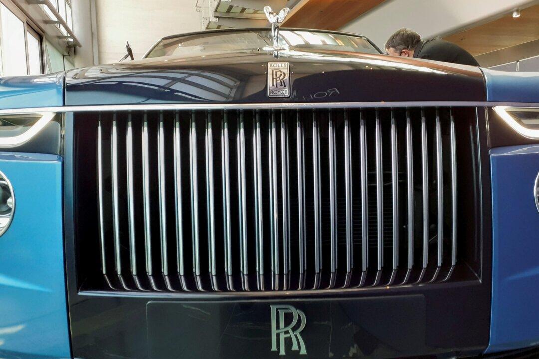 Rolls-Royce Rides Ongoing Luxury Demand to Sales Record in 2022