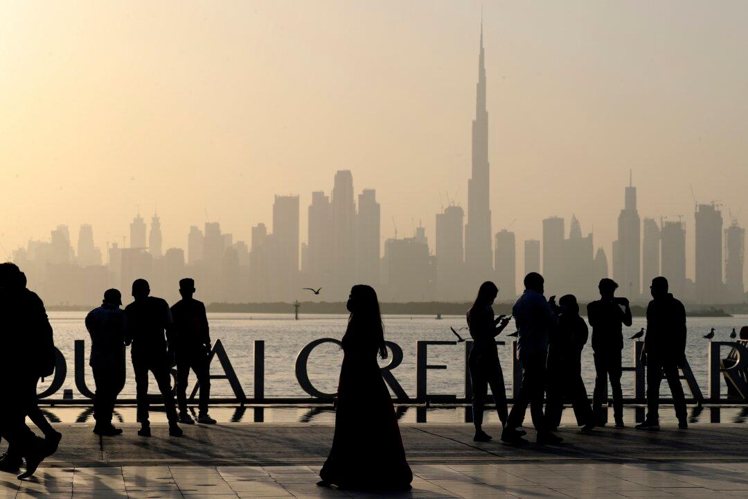 UAE to Ban Single-Use Plastic Shopping Bags Starting in 2024