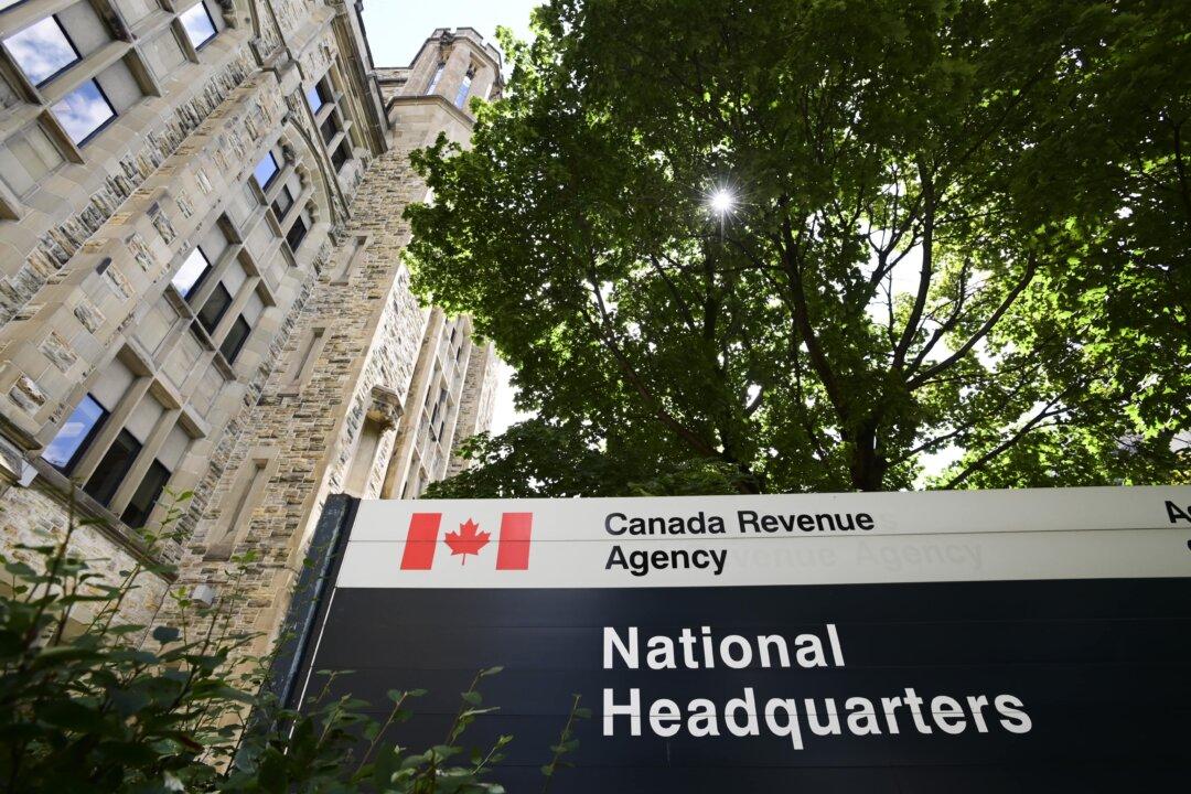 Bankers Association, Mortgage Lenders Seek Access to Canadians’ Private Tax Info