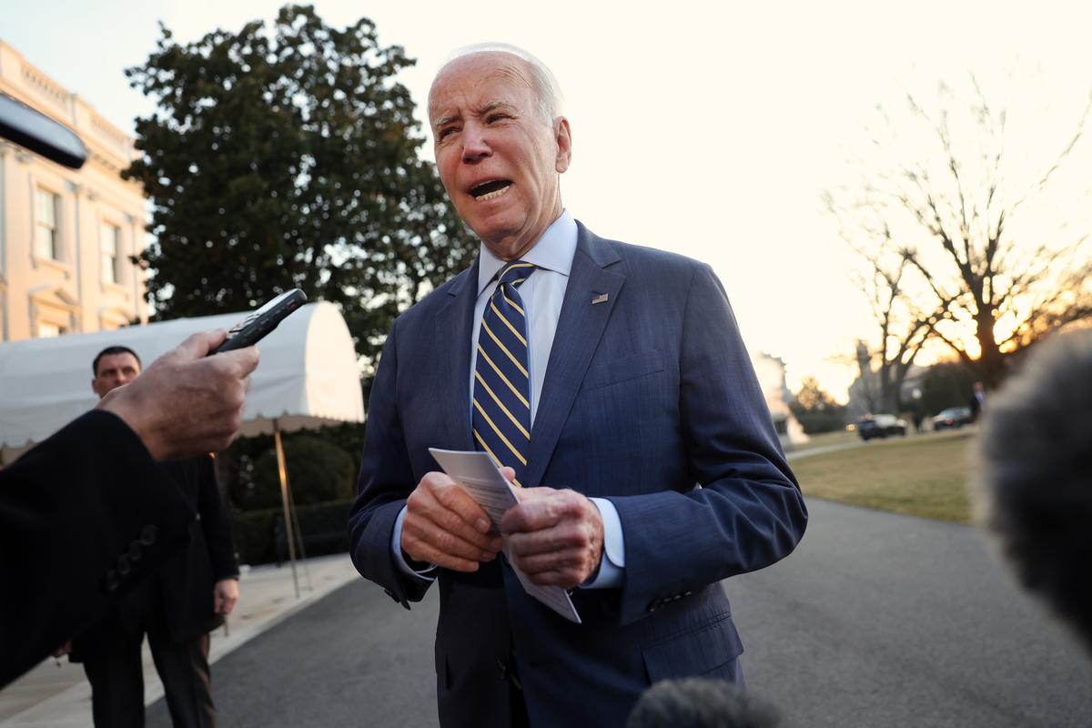 Experts Question Why Biden and Trump Treated Differently in Classified Document Cases