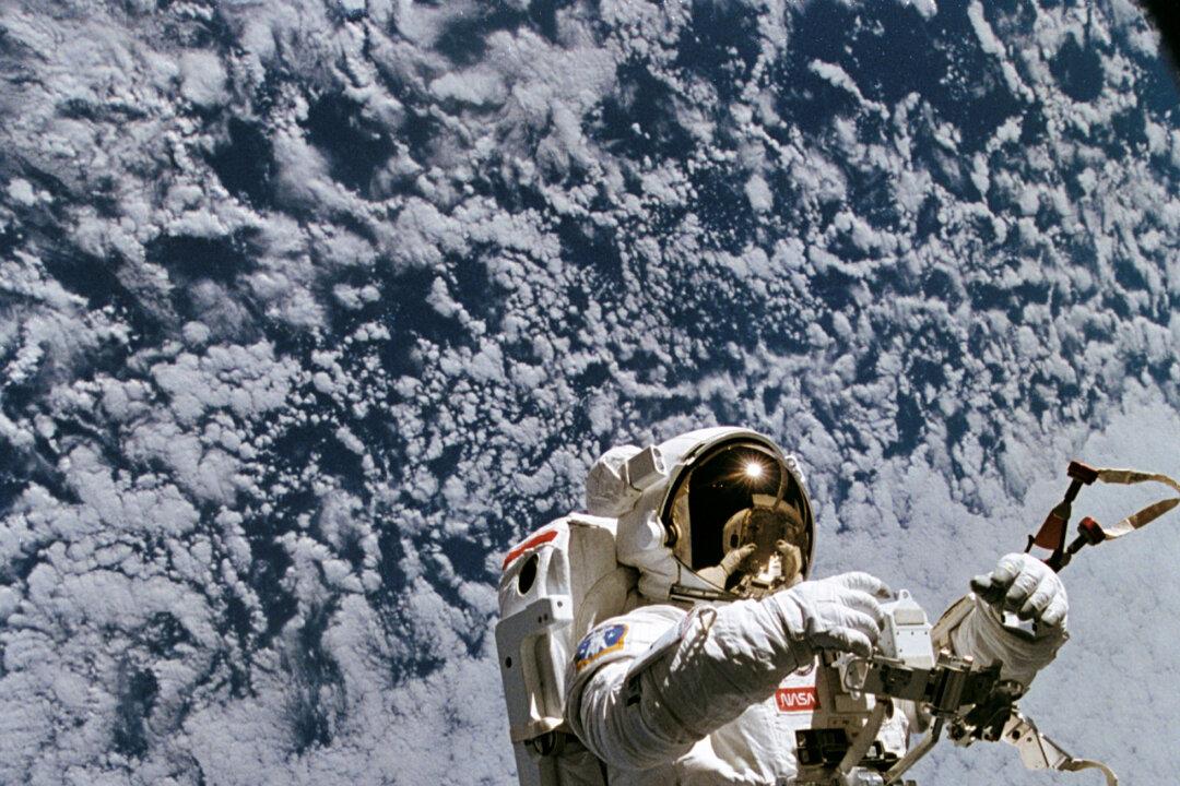 ‘Fly With an Astronaut’ Tour Returns to Kennedy Space Center This Month
