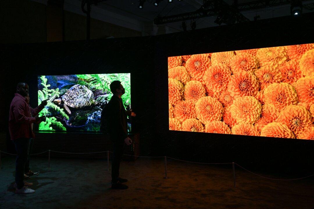 Samsung Reportedly Moves Its Top-of-the-Line Product Out of CES Venue to Avoid Intellectual Property Theft