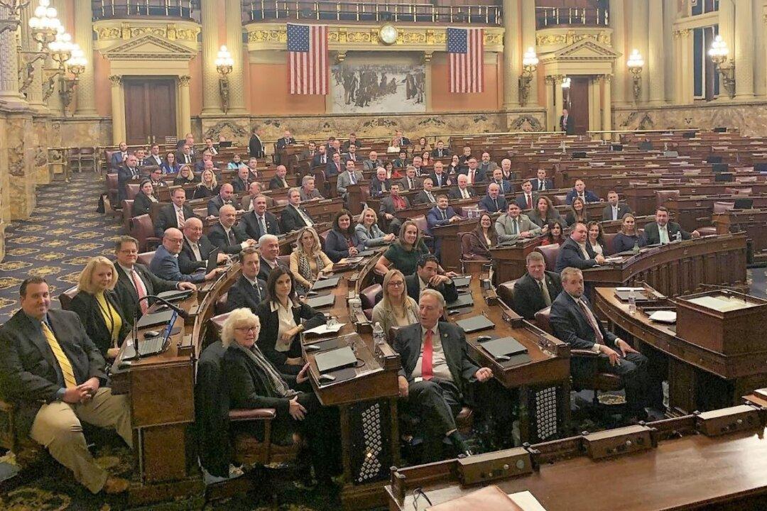 Pennsylvania House in Turmoil as Political Maneuvers Halt Business