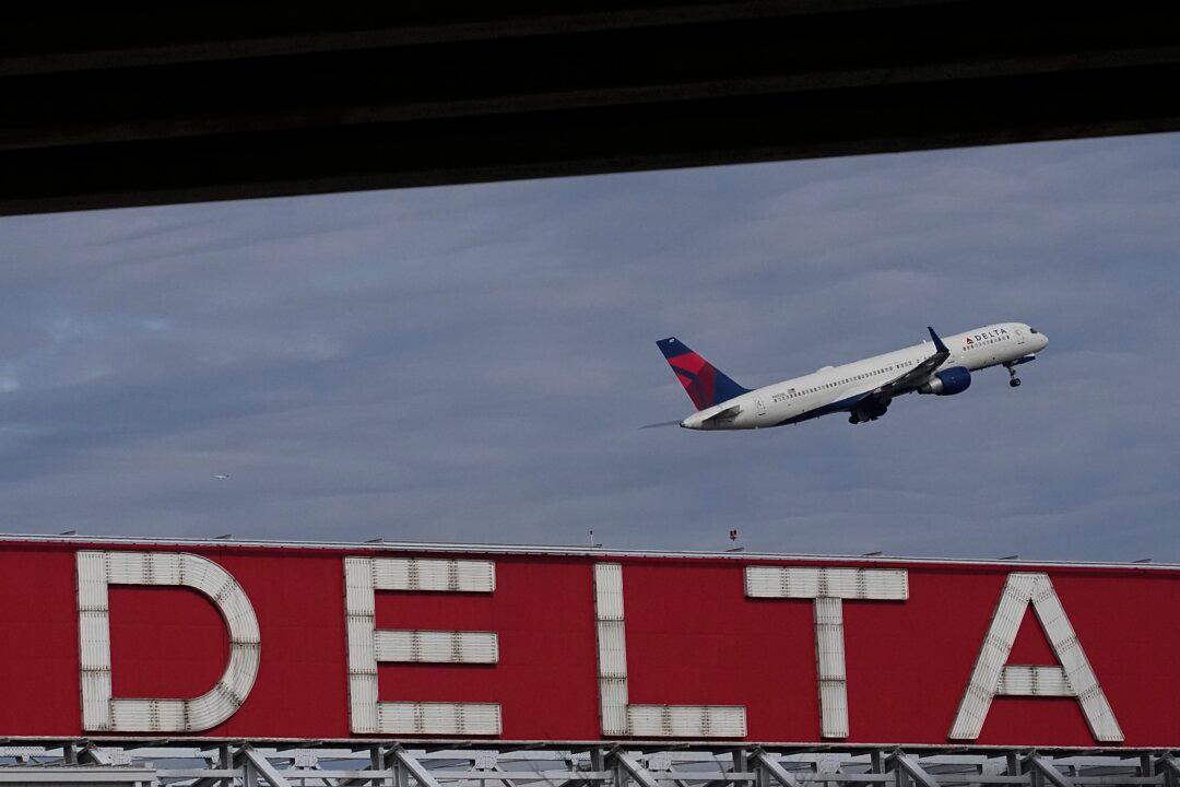 Delta Pilots Approve Contract to Raise Pay by More Than 30 Percent