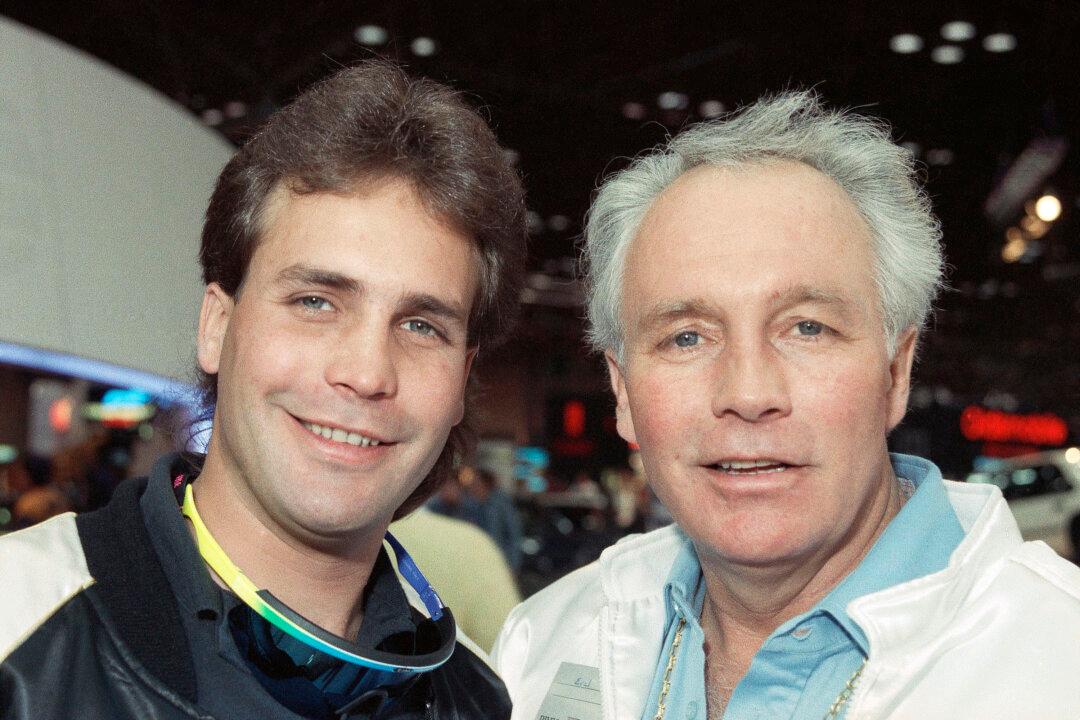 Robbie Knievel, Daredevil Son of Evel Knievel, Dies at 60