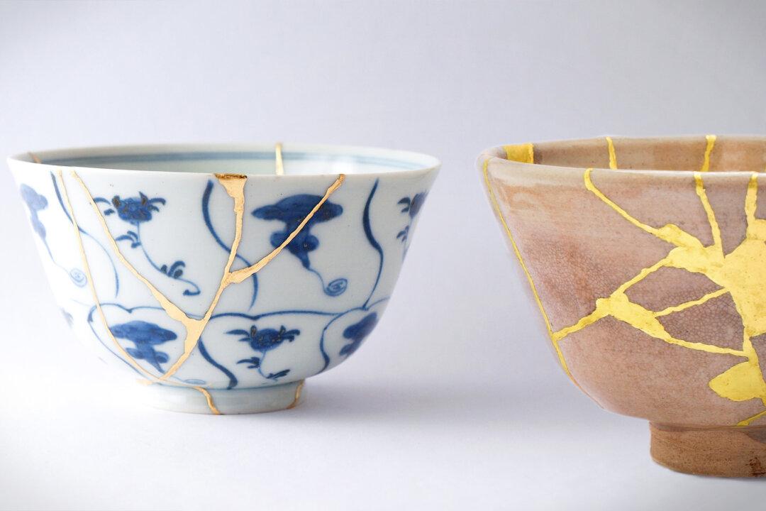 Japanese Artists Use Gold to Revive Broken Ceramics in Zen-Inspired Technique, Say Breakage Adds Beauty