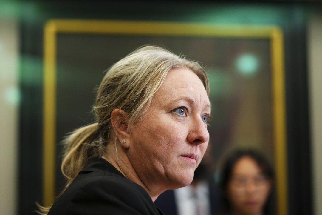 Feds to Nudge Businesses Towards Net-Zero With Contracting Power