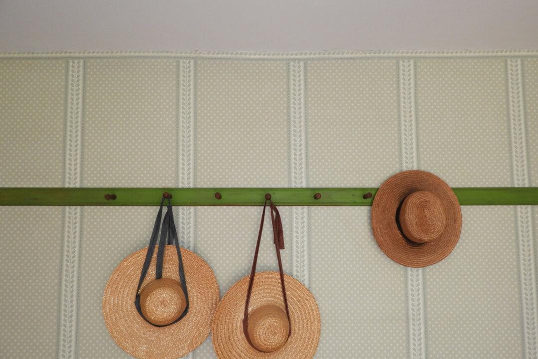 Install Pegboard Molding