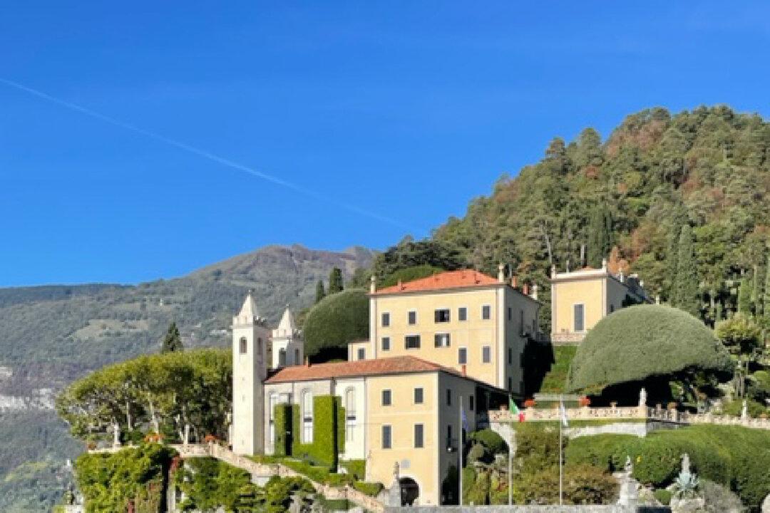 Mountains and Villages Welcome Visitors to Lake Como