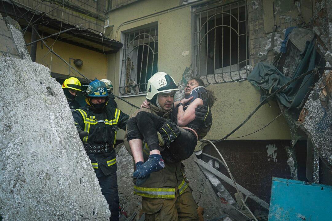 Death Toll From Strike on Ukraine Apartment Building Rises to 40