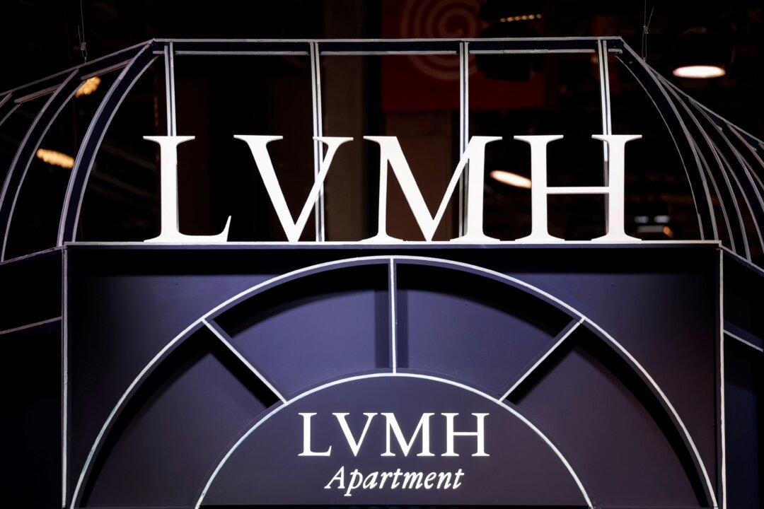 Luxury Giant LVMH Hits 400 Billion Euro in Market Value