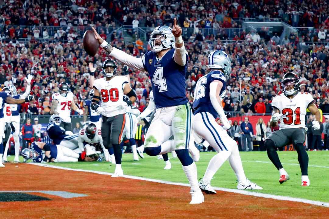 Prescott Outshines Brady, Cowboys Dominate Buccaneers 31–14