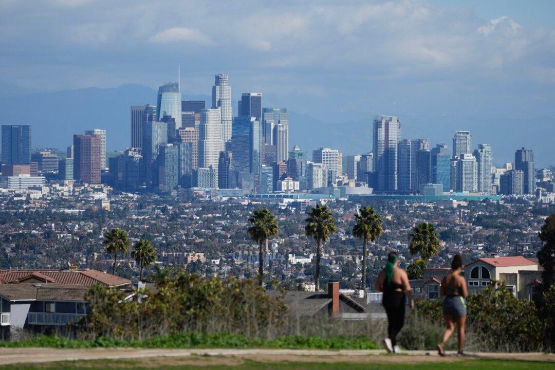 California’s New Wealth Tax Plan Targets Wealthy Even If They Flee to Another State