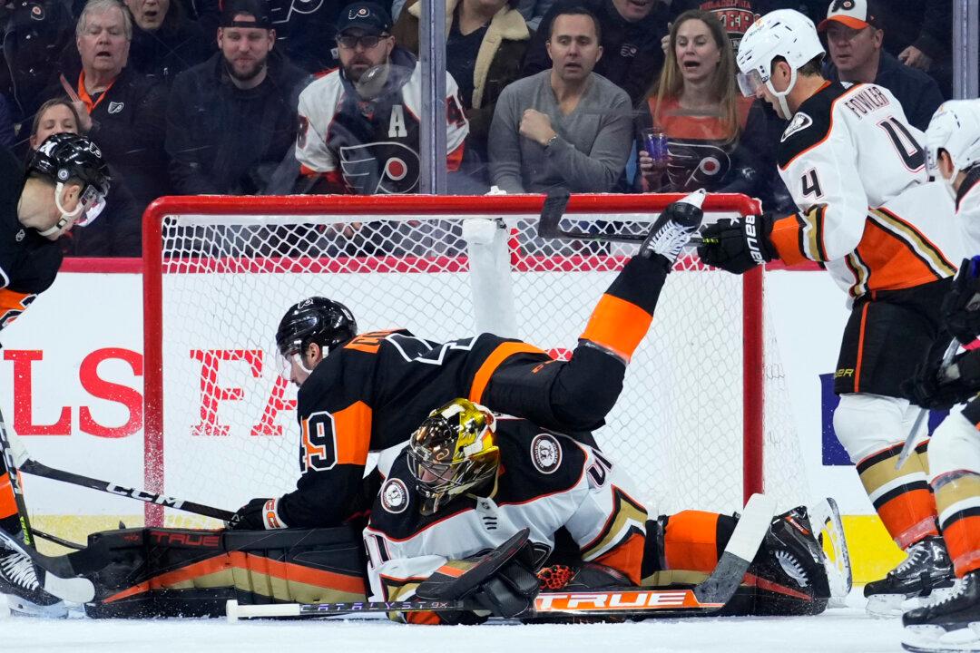 Flyers Rebound From Worst Loss of Season, Beat Ducks 5–2