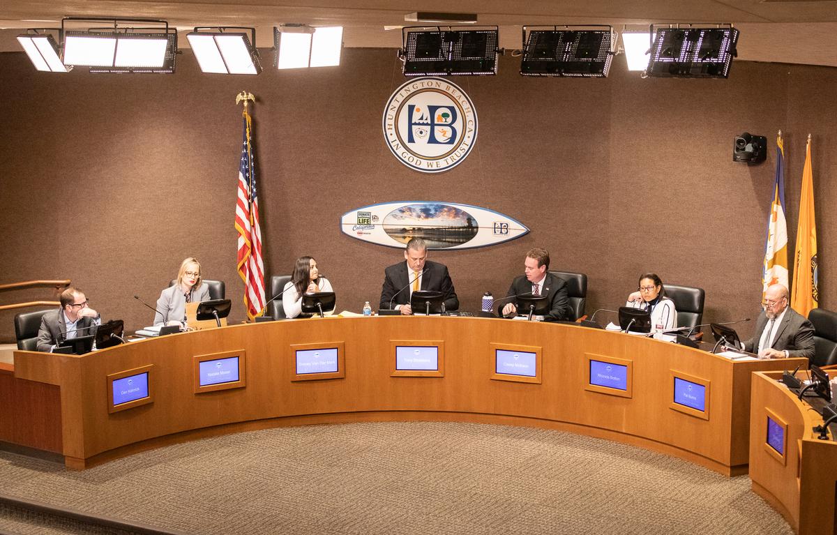 Huntington Beach OKs 2023–24 Budget, Reports $5.4 Million Surplus, Avoids Controversial Cuts
