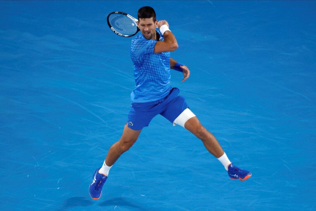 Djokovic Worried About Leg, Bothered by Heckler in Australia