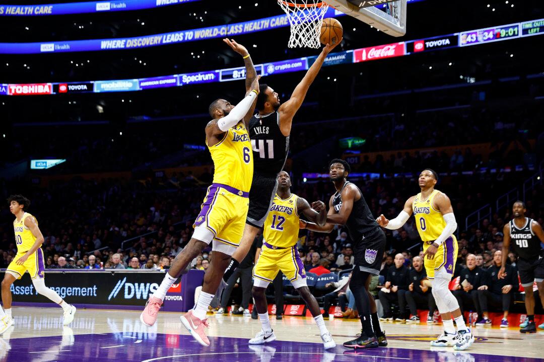 Kings Beat Lakers 116–111 for 5th Straight Victory