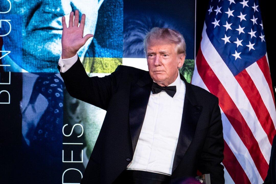 Trump Spokeswoman Comments on Whether He Will Return to Twitter, Facebook