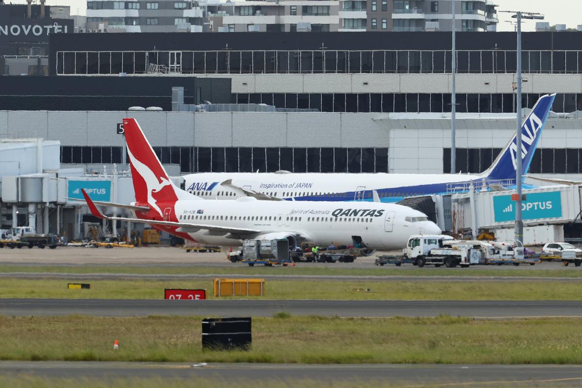 Qantas CEO Ordered to Attend Mediation to Discuss Compensation