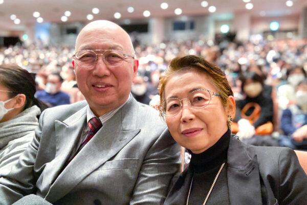 Mr. Sekiguchi Kiyoshi, a university visiting professor, and his wife Mrs. Sekiguchi Yoko, a pharmacist, attend Shen Yun Performing Arts at the Kawaguchi Comprehensive Cultural Center Lilia with his wife in Kawaguchi, Japan, on Jan. 19, 2023. (Wang Wenliang/The Epoch Times)