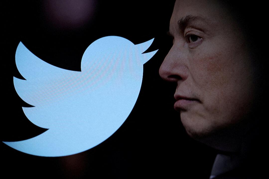 Musk Warns WhatsApp ‘Cannot Be Trusted,’ Says Twitter Will Soon Allow Voice Calls, Encrypted Messaging