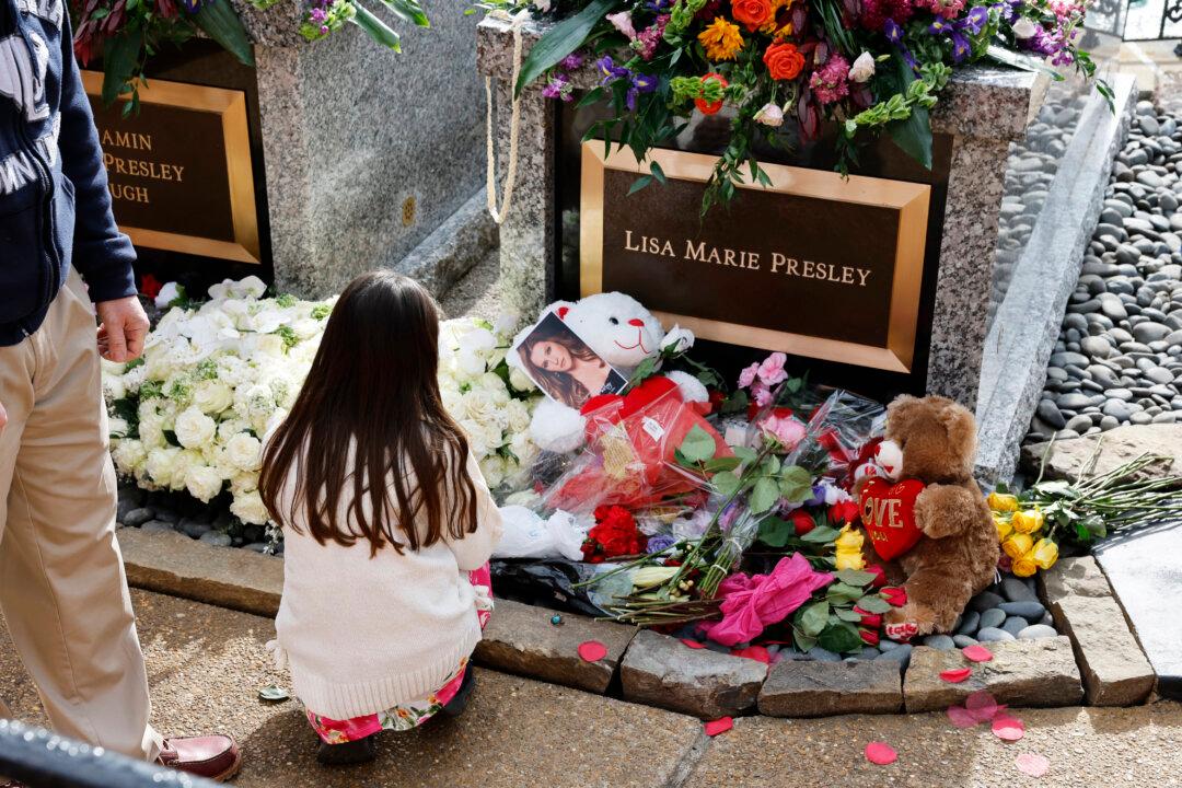Lisa Marie Presley Mourned in Memorial Service at Graceland