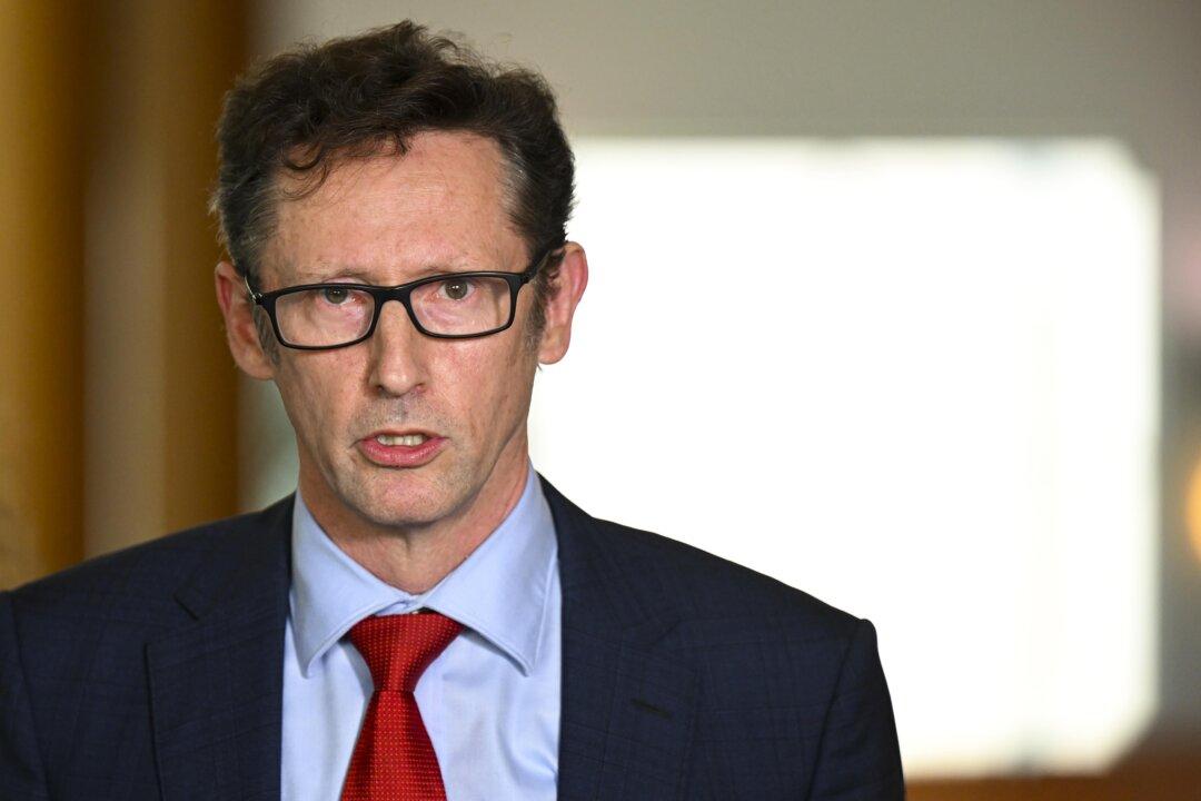 Assistant Treasurer Quits Politics as Election Looms