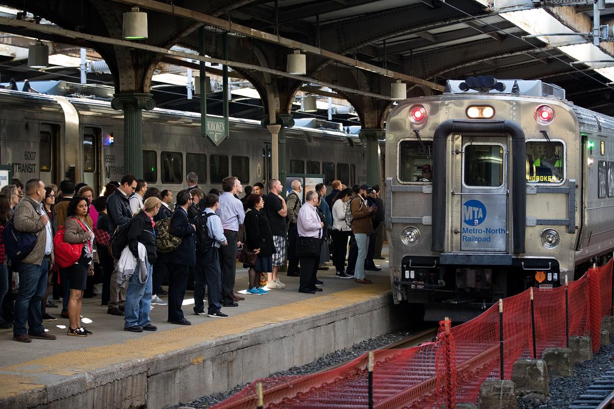 Amid Ridership Struggles, S&P Dims Transit Outlook