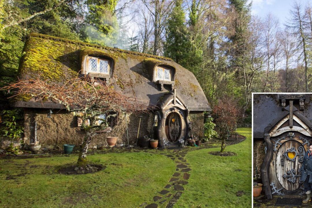 90-Year-Old Creative Woodcutter Built His Own Hobbit House and Has Been Living in It Off-Grid