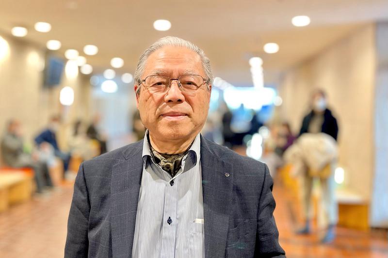 Mr. Takada Munehiko, the president of the nearly 160-year-old Kaiun Sake Brewery in Fukushima Prefecture, attends Shen Yun Performing Arts at the Tochigi Prefecture Cultural Center in Utsunomiya, Japan, on Jan. 22, 2023. (Niu Bin/The Epoch Times)