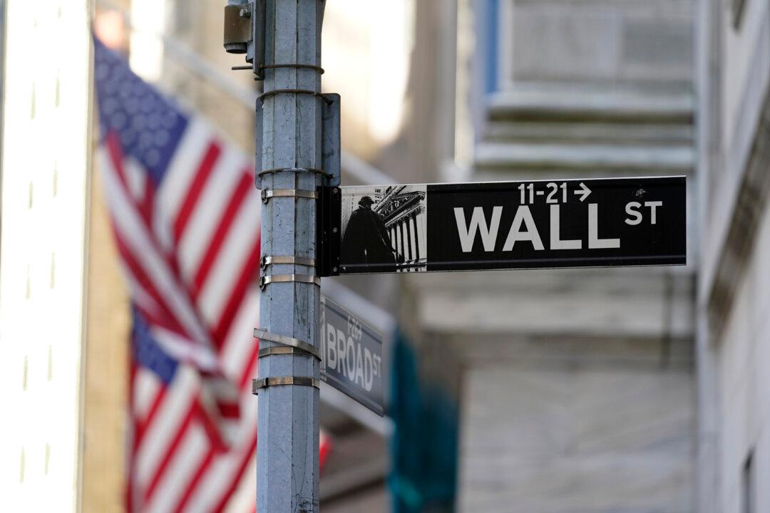 Stock Market Today: Stocks Tumble on Profit, Economy Worries