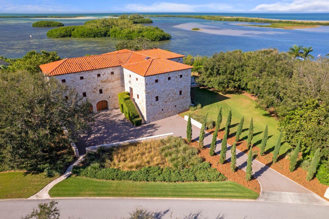 Tuscan Elegance With a Florida Flair