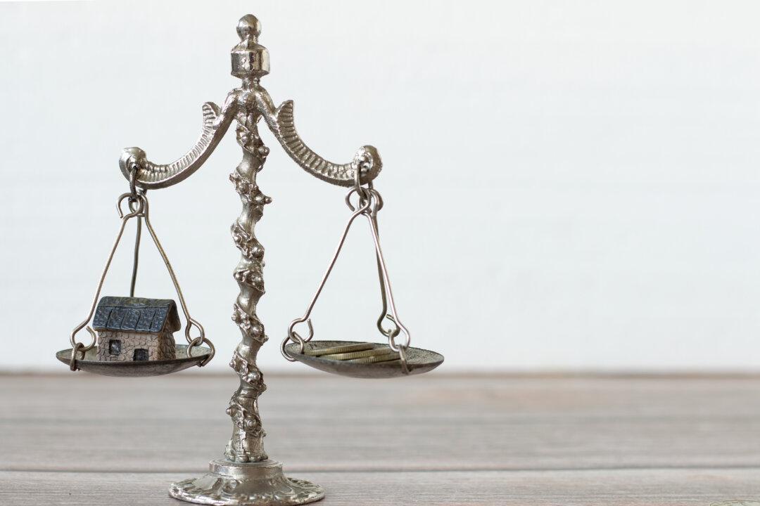 Real Estate Versus Gold Investment: Which Is Better?