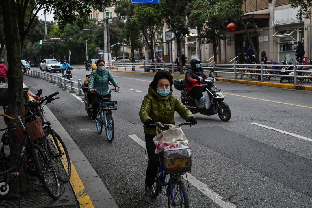 China Can No Longer Economically Surpass the US, Experts Say