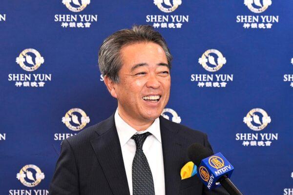 Mr. Anbo Mituru, an IT company president, attends Shen Yun Performing Arts at the Shinjuku Bunka Center in Tokyo, Japan, on Jan. 25, 2023. (Lu Yong/The Epoch Times)