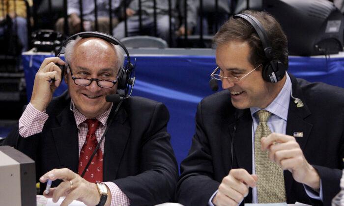 College Basketball Broadcaster Billy Packer Dies at 82