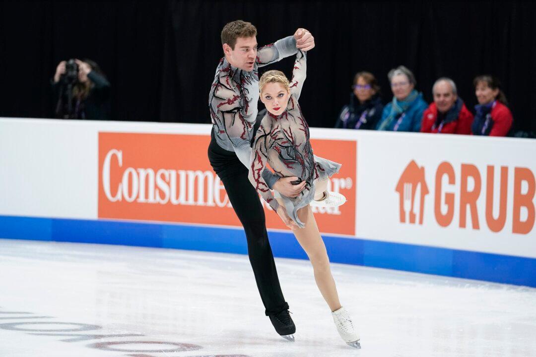 World Champs Knierim, Frazier Dazzle in Day 1 at US Figure Skating Championships