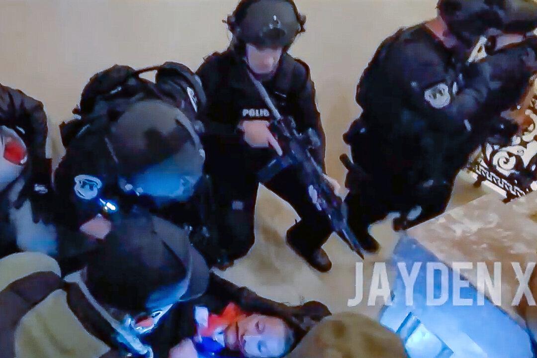 Doctor Who Tried to Save Ashli Babbitt on Jan. 6 Charged With 4 Misdemeanors for Time at the US Capitol