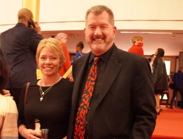 Bill and Renee Enright at the Shen Yun Performing Arts at the Kennedy Center Opera House on Jan. 28, 2023. (Terri Wu/The Epoch Times)