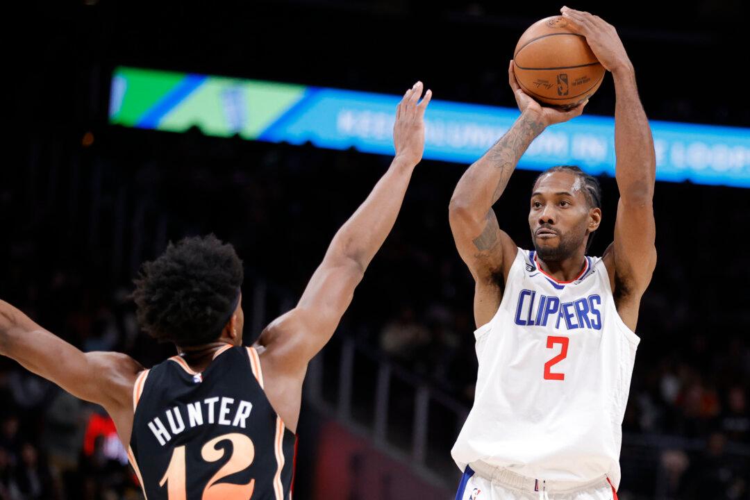 Leonard Scores 32, Clippers Beat Hawks for 5th Straight Win