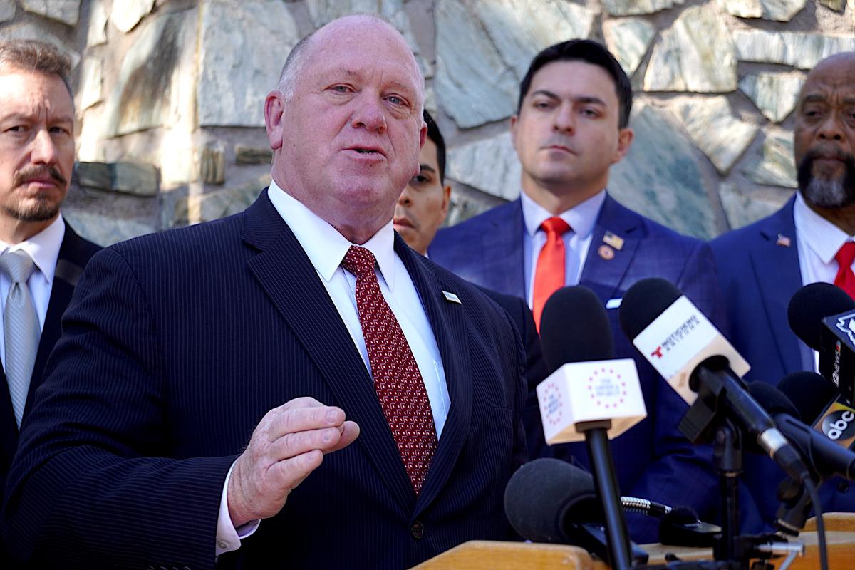 Arizona Border Towns Struggle as Cartels Drive Border Crisis