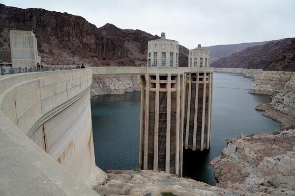 The water level at Hoover Dam in Boulder City, Nev., remained at a historic low on Jan. 19, 2023. (Allan Stein/The Epoch Times)