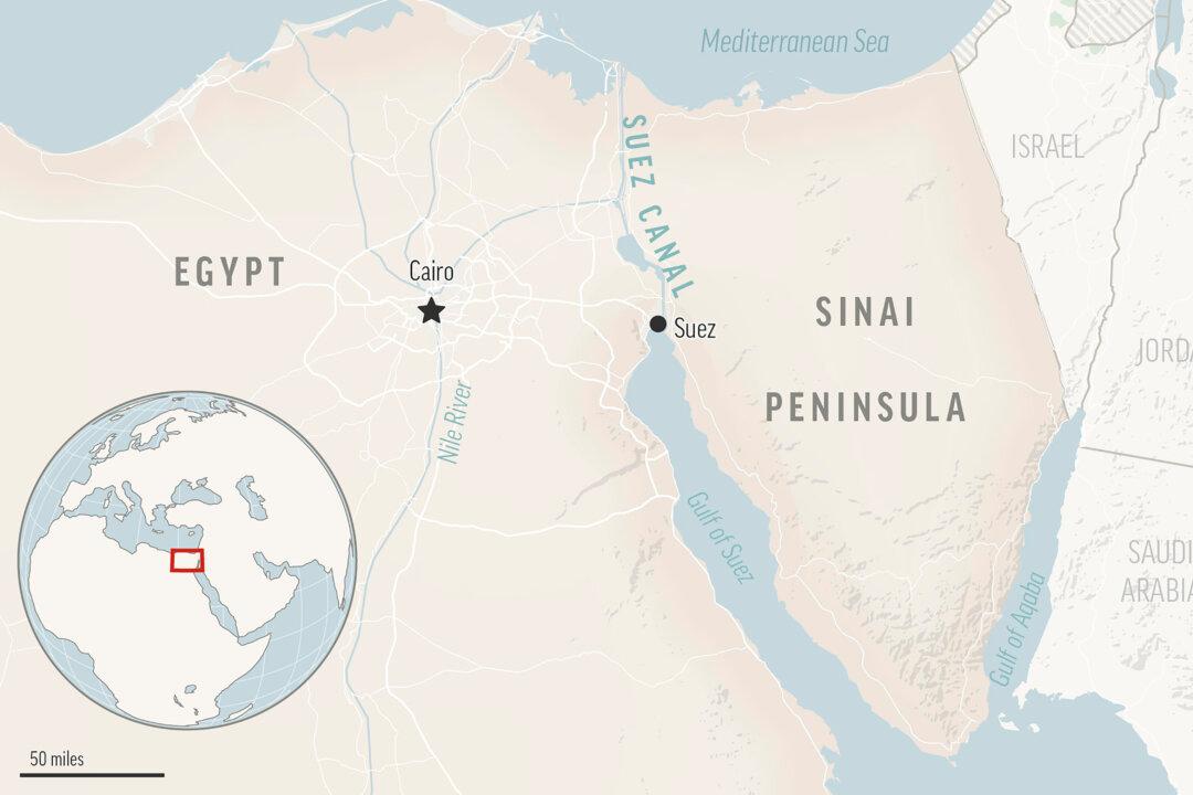 Tanker Breaks Down in Suez Canal, but Traffic Not Disrupted