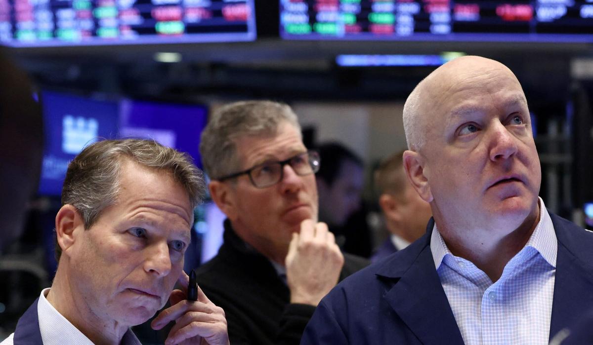 Wall Street Muted at Open as Investors Await Inflation Data