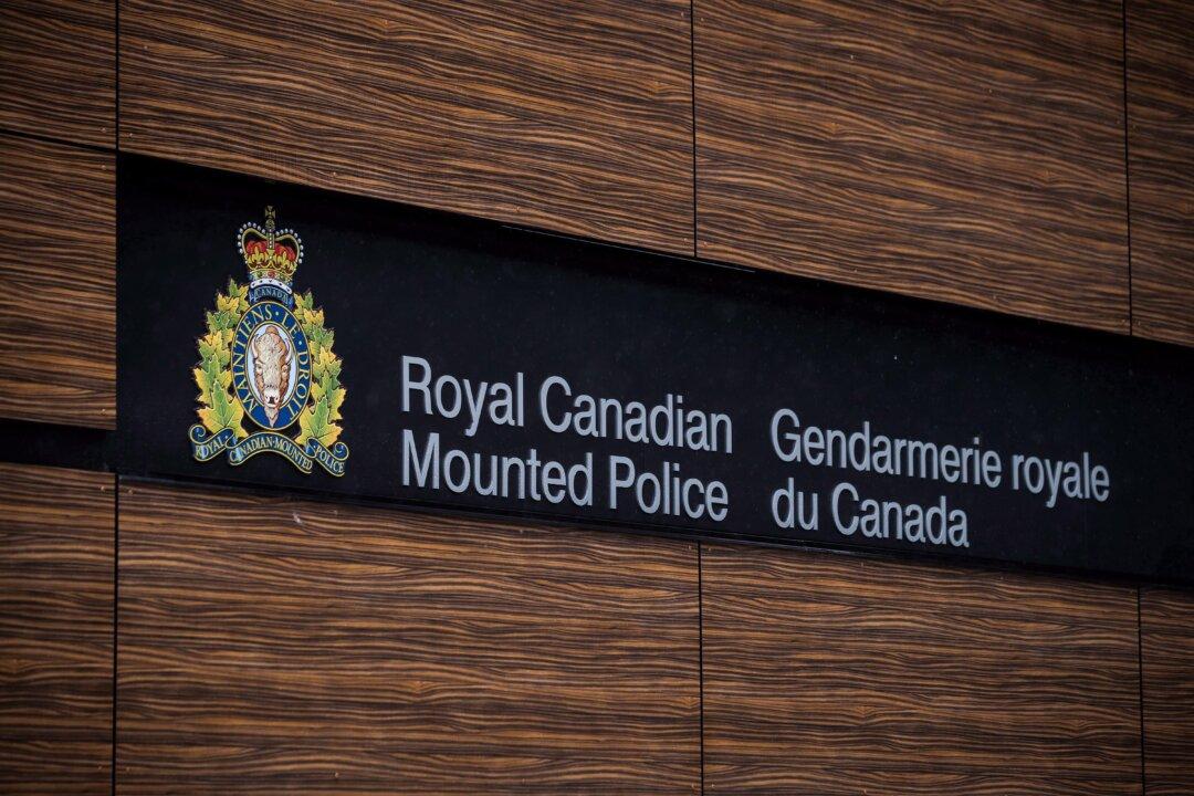 RCMP Ask Gun Owners to Turn In Automatic Guns Sold as Semi-Automatic