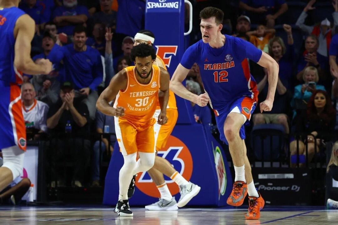 Top 25 Roundup: Florida Rallies, Stuns No. 2 Tennessee