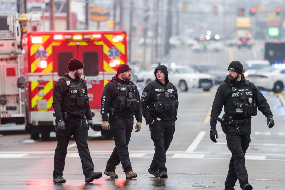 1 Dead, Officer Wounded in Shooting at Memphis Library