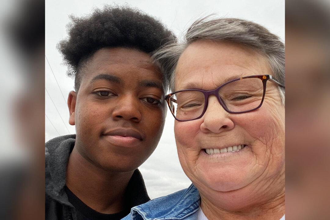 Grandma Befriends Teen Who Drove Miles to Return Her Lost Wallet: ‘God Puts People in Our Lives’